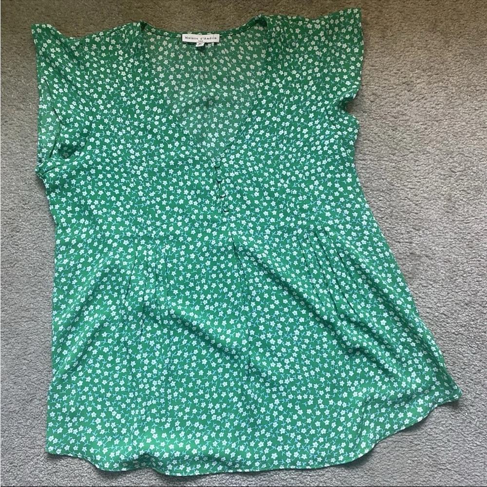 Chic Green Floral Blouse